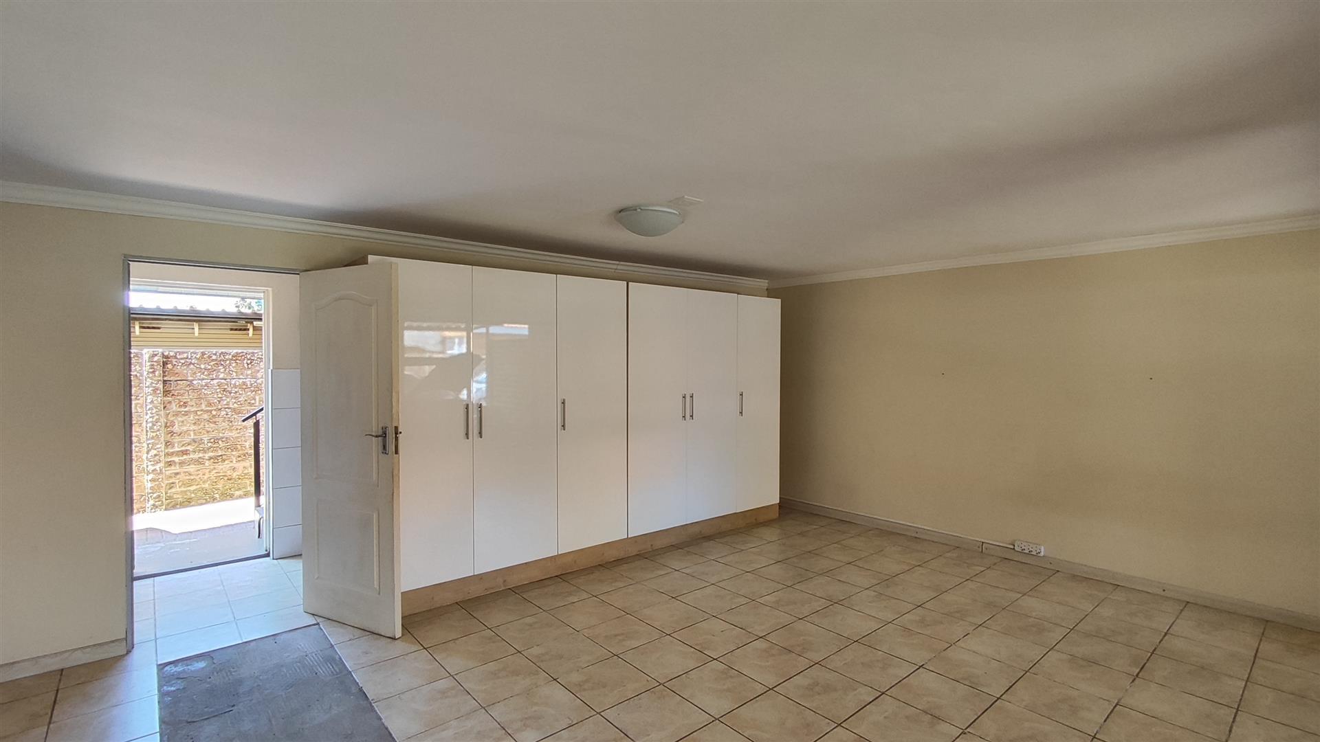 Bed Room 1 - 41 square meters of property in Bonaero Park