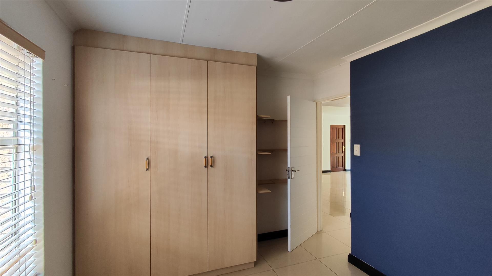 Bed Room 2 - 16 square meters of property in Bonaero Park