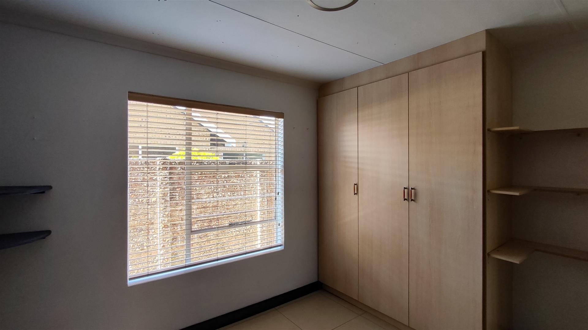 Bed Room 2 - 16 square meters of property in Bonaero Park