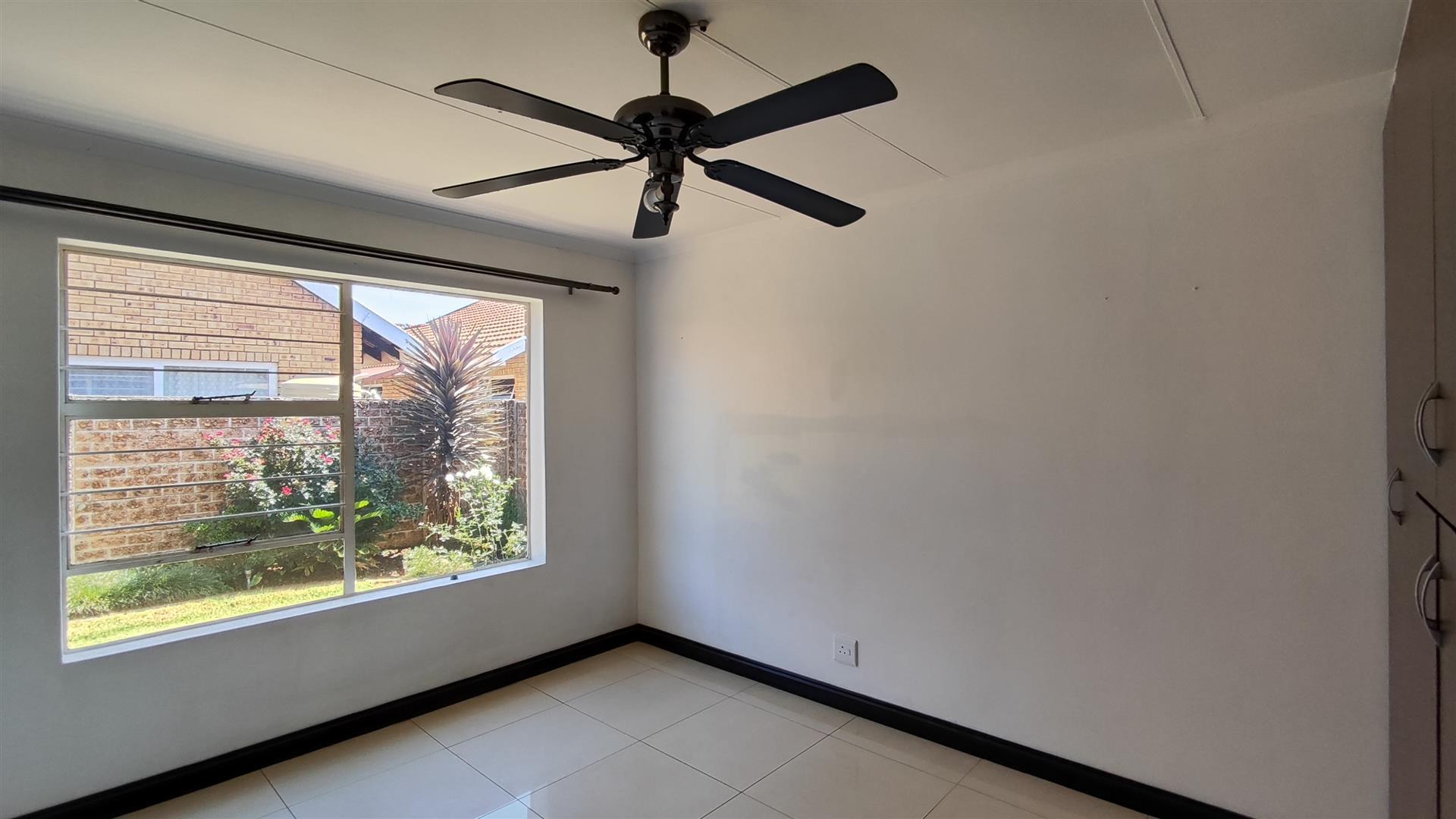 Bed Room 3 - 23 square meters of property in Bonaero Park