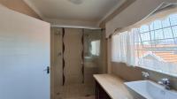 Main Bathroom - 10 square meters of property in Bonaero Park