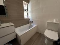 Main Bathroom of property in Woodlands - PMB