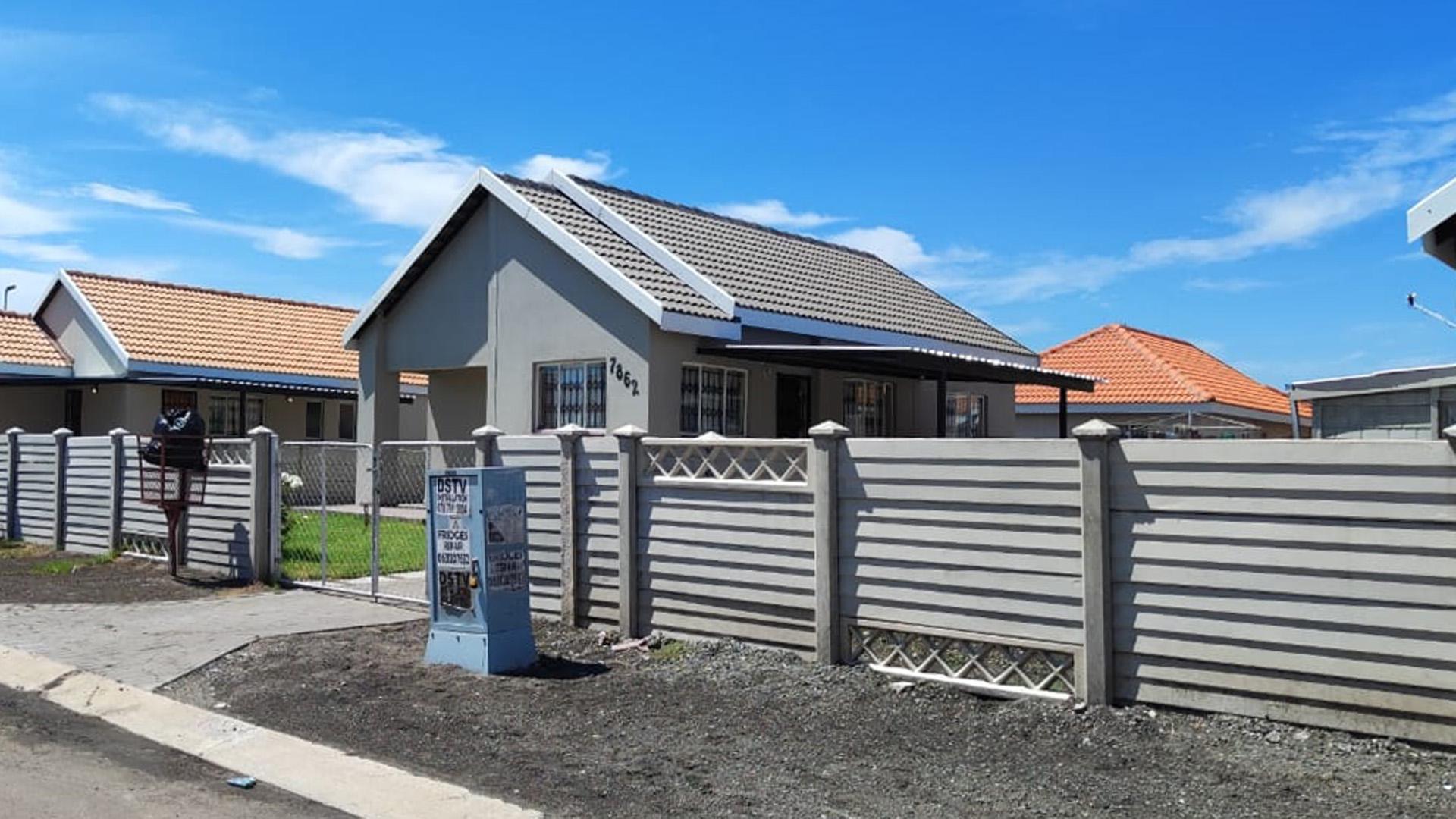 Front View of property in Freedom Park