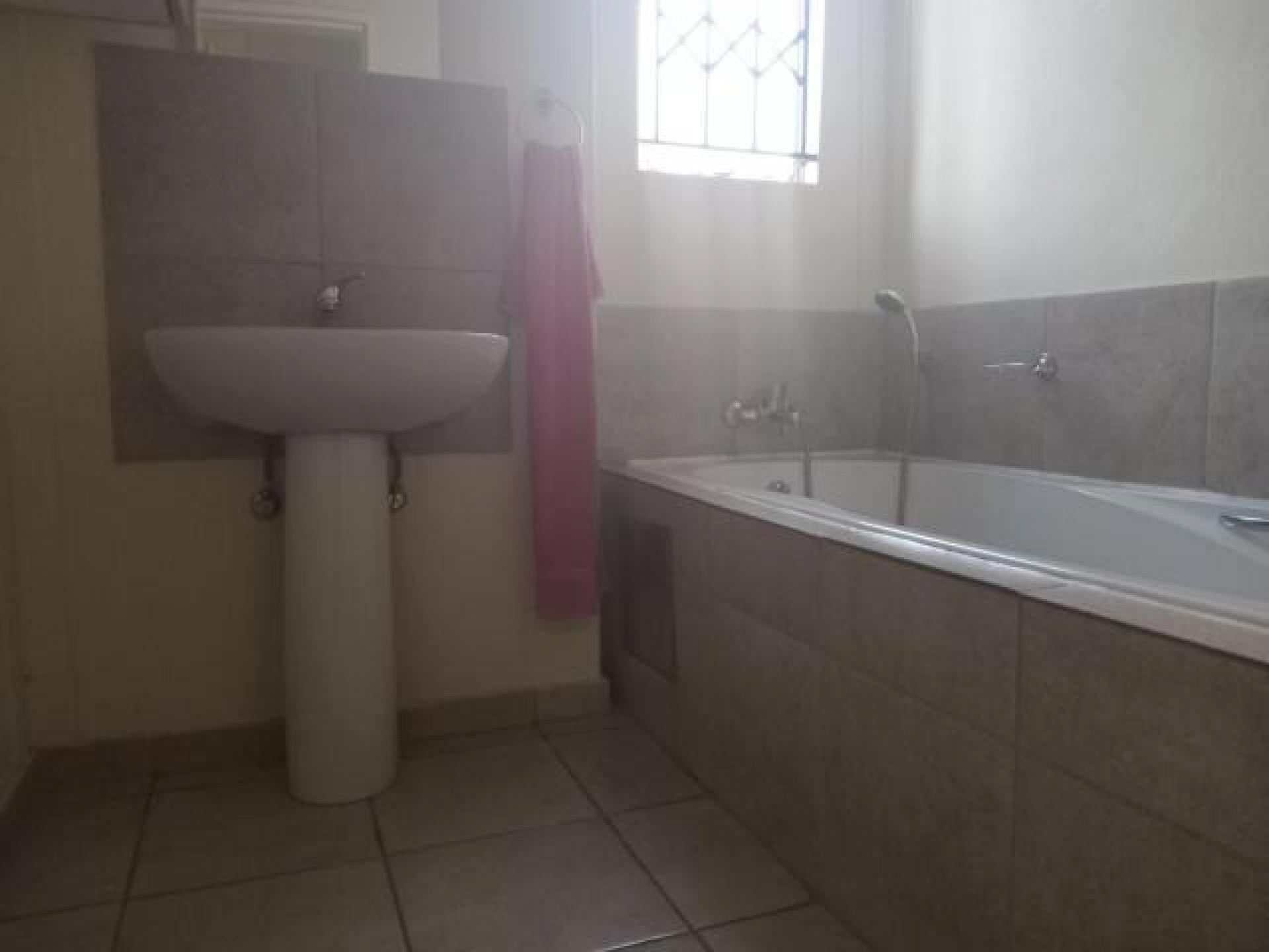 Bathroom 1 of property in Freedom Park