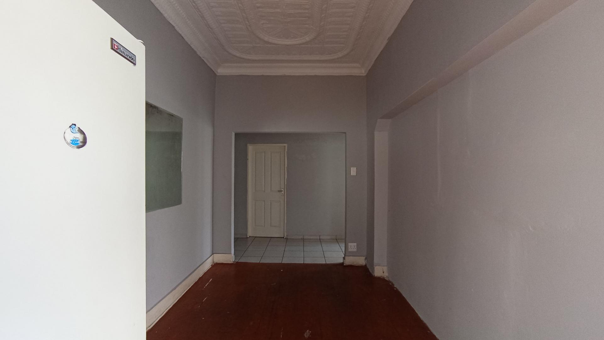Spaces - 71 square meters of property in Orange Grove