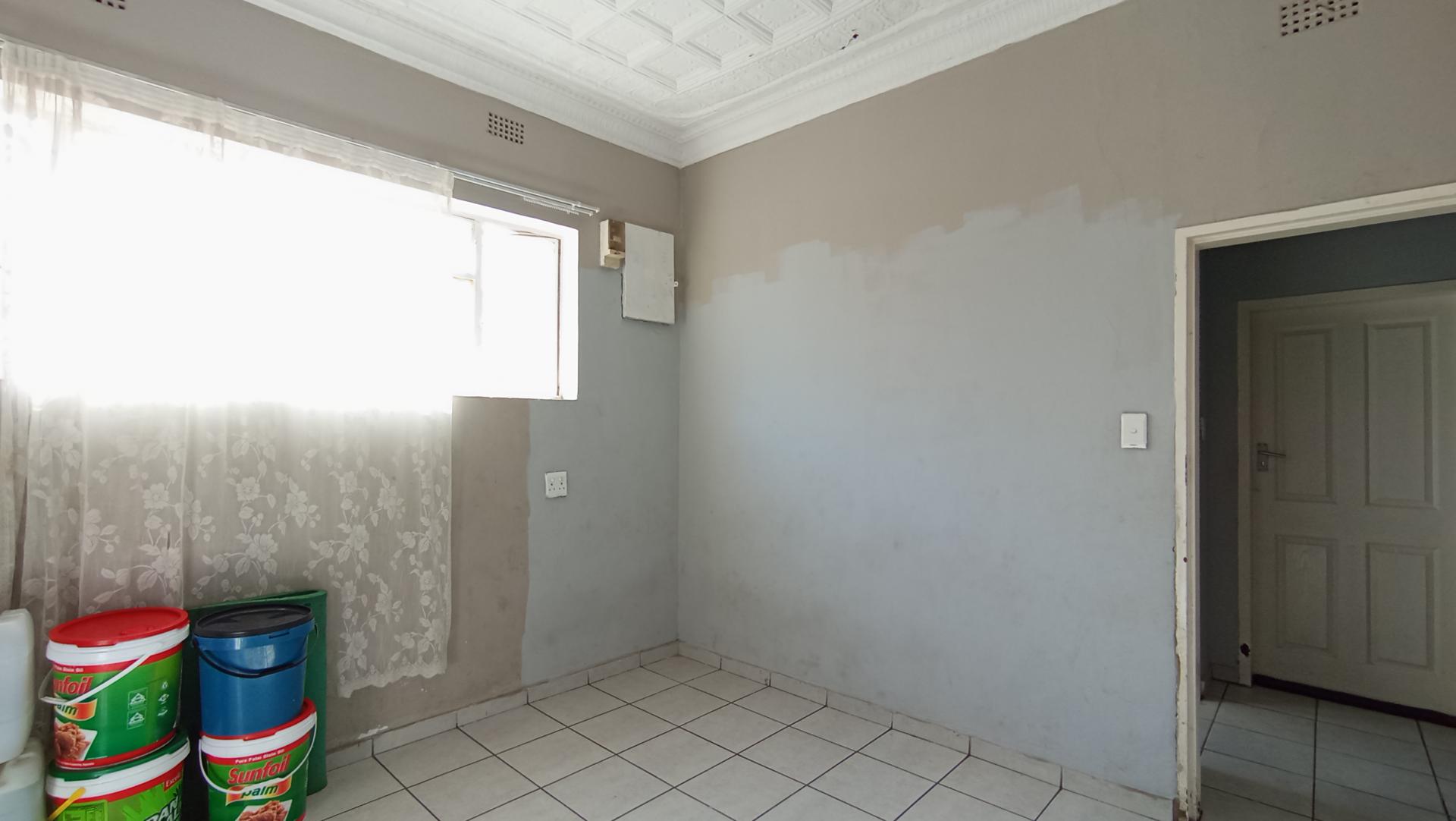 Kitchen - 15 square meters of property in Orange Grove
