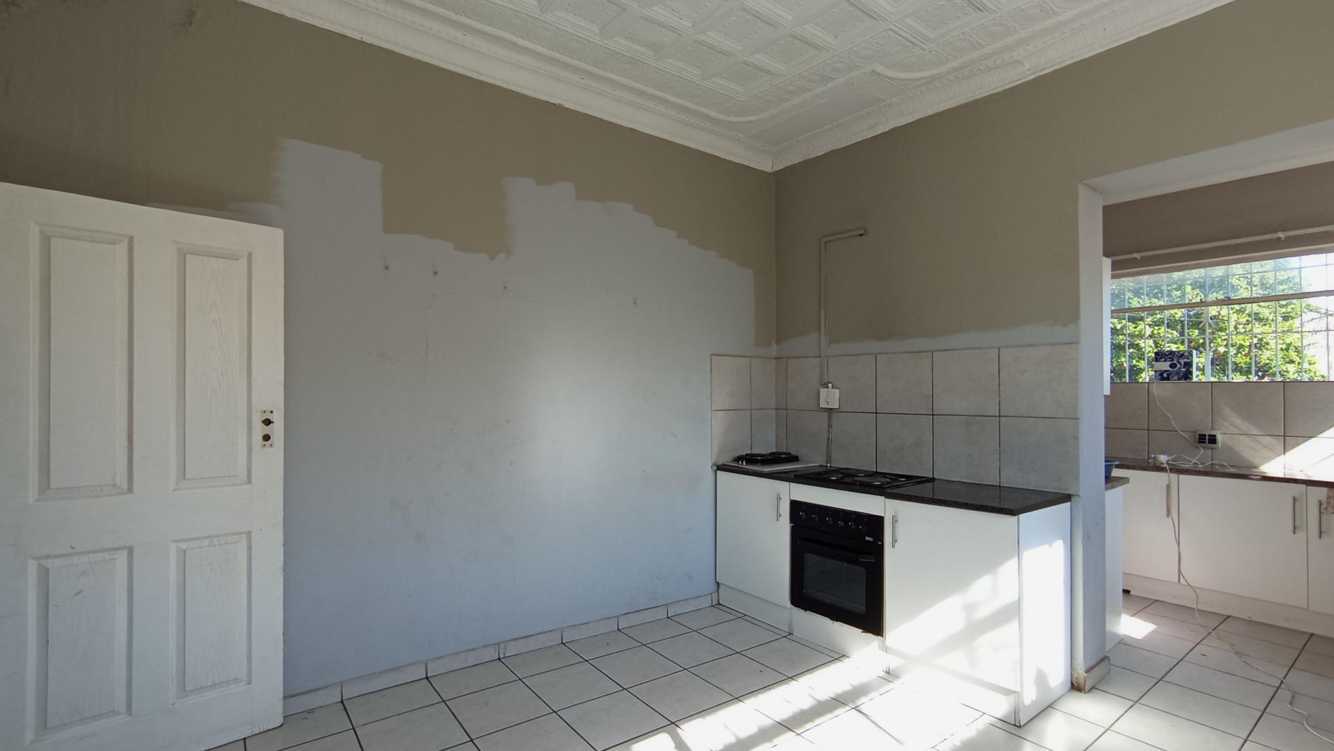 Kitchen - 15 square meters of property in Orange Grove