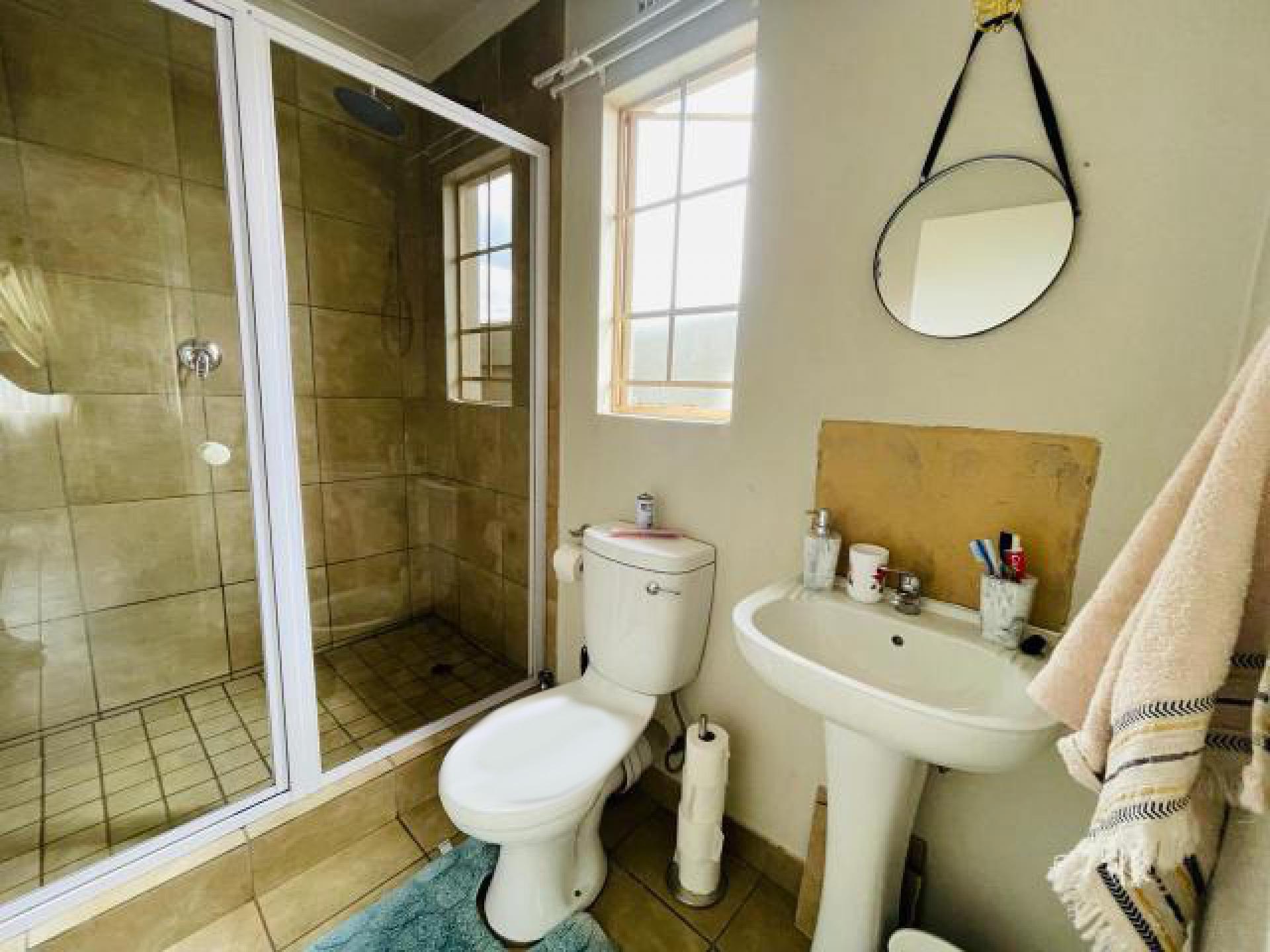 Main Bathroom of property in Watervalspruit