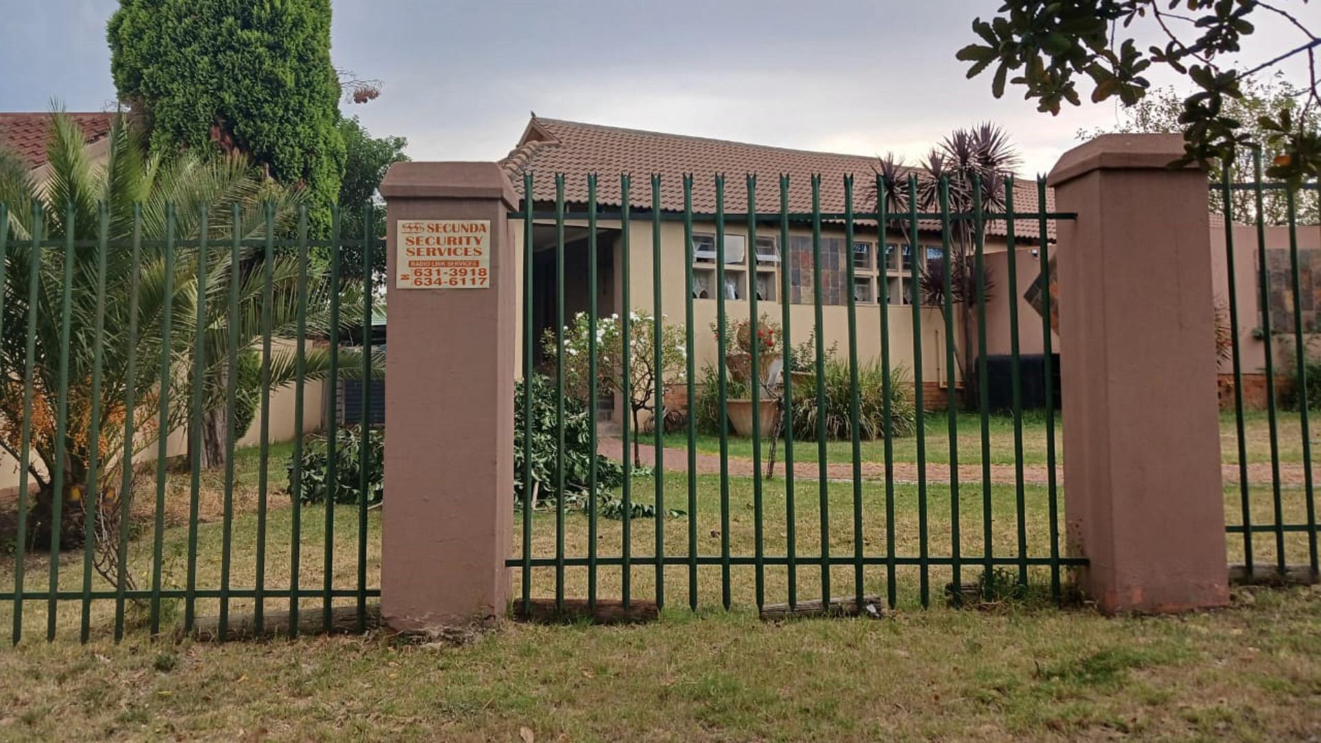 Front View of property in Sunset Park 