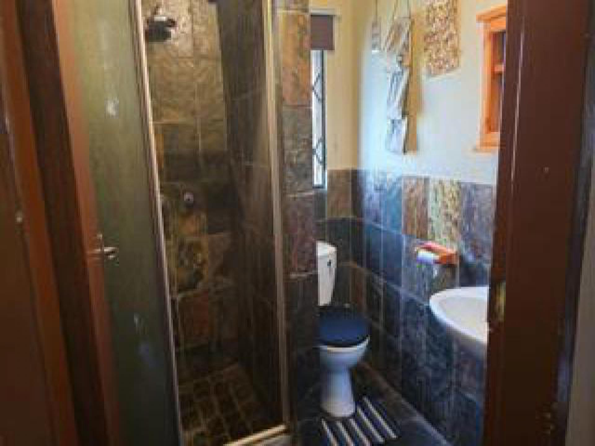 Bathroom 1 of property in Sunset Park 