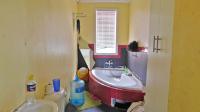 Main Bathroom - 5 square meters of property in Lenham