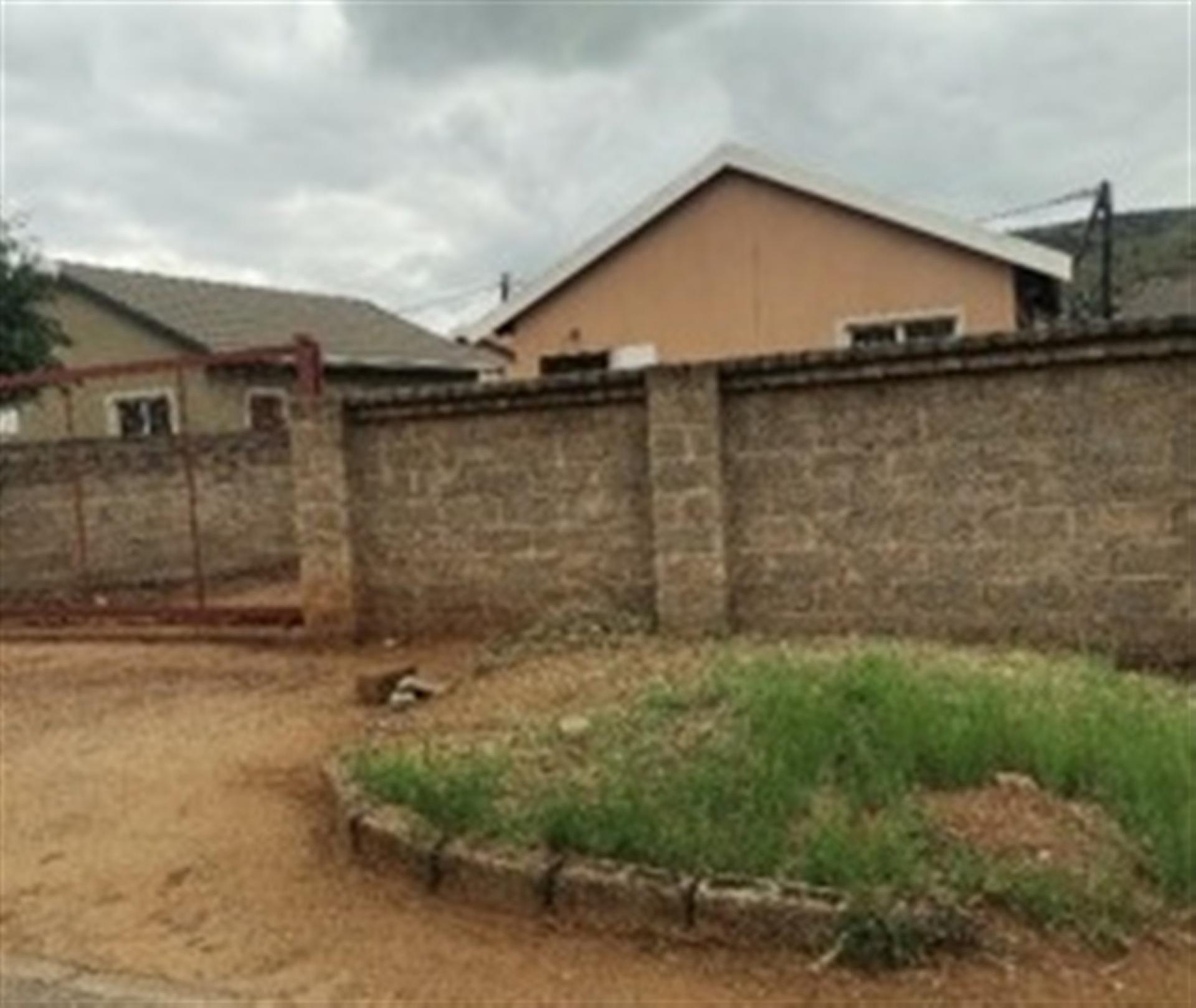 Garage of property in Mahube Valley