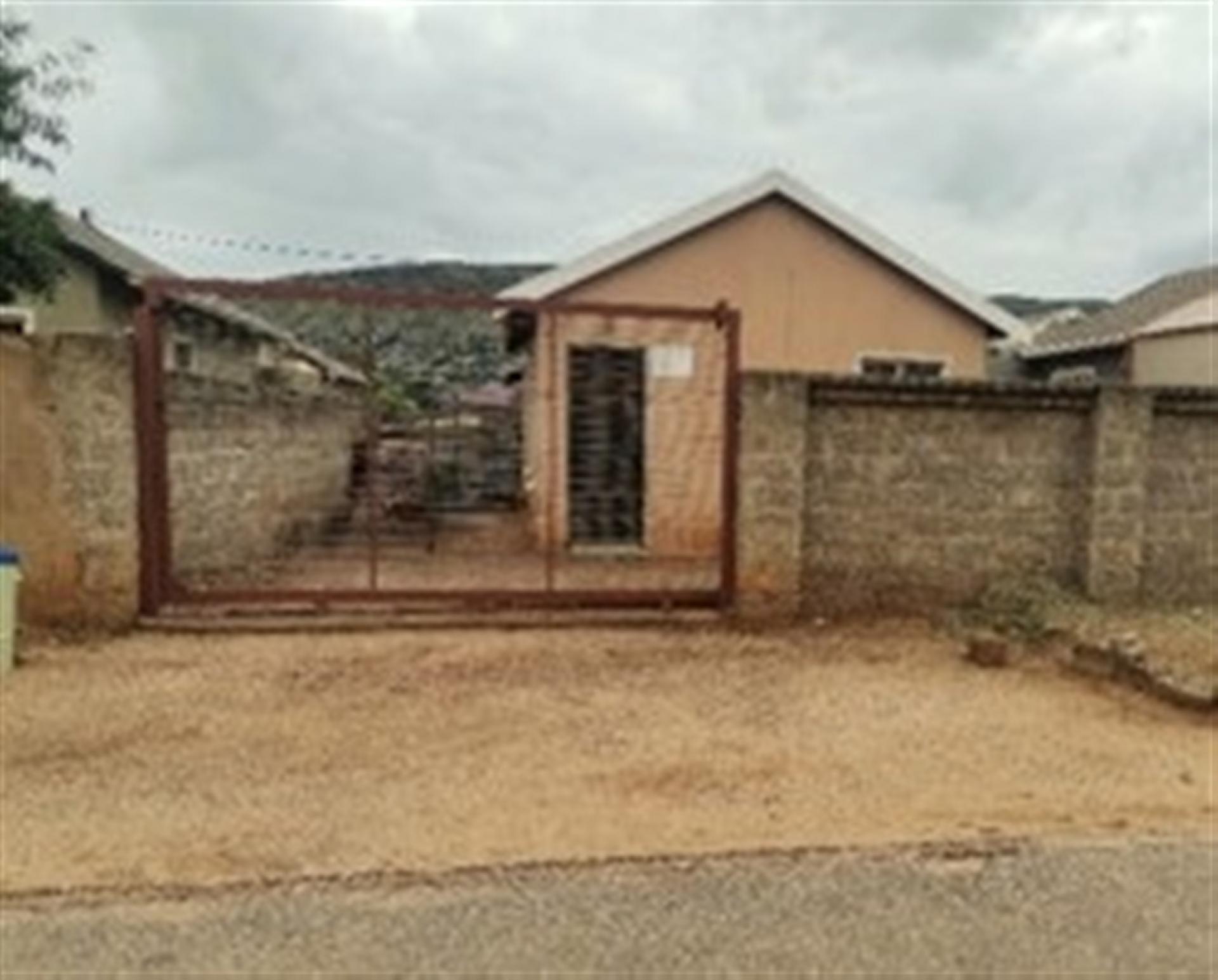 Garage of property in Mahube Valley