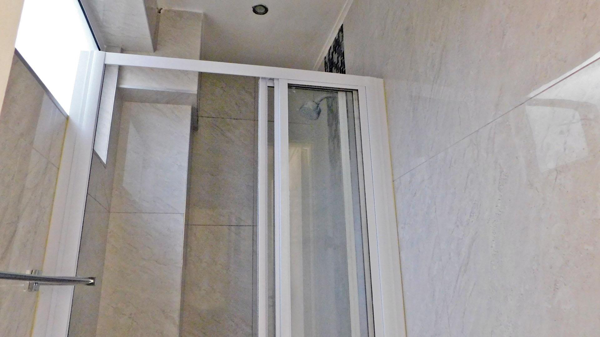 Bathroom 2 - 2 square meters of property in Musgrave