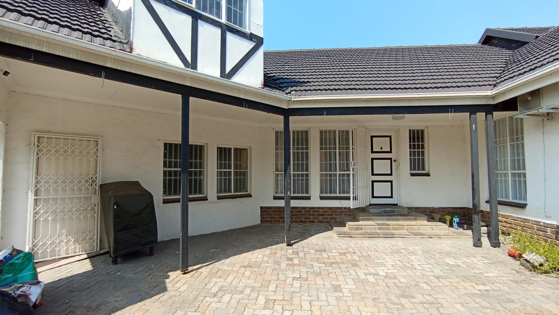 Front View of property in Kelvin