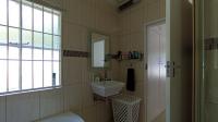 Main Bathroom - 7 square meters of property in Kelvin