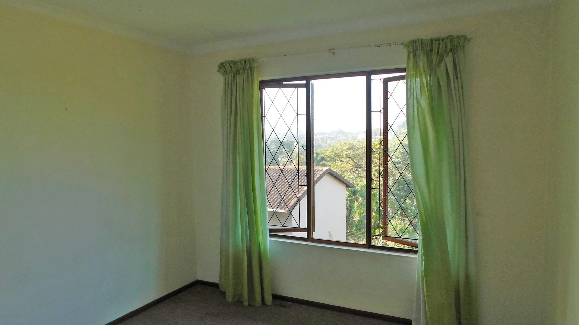 Bed Room 1 - 11 square meters of property in Kingsburgh