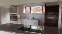 Kitchen - 13 square meters of property in Kingsburgh