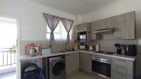 Kitchen - 11 square meters of property in Erand Gardens