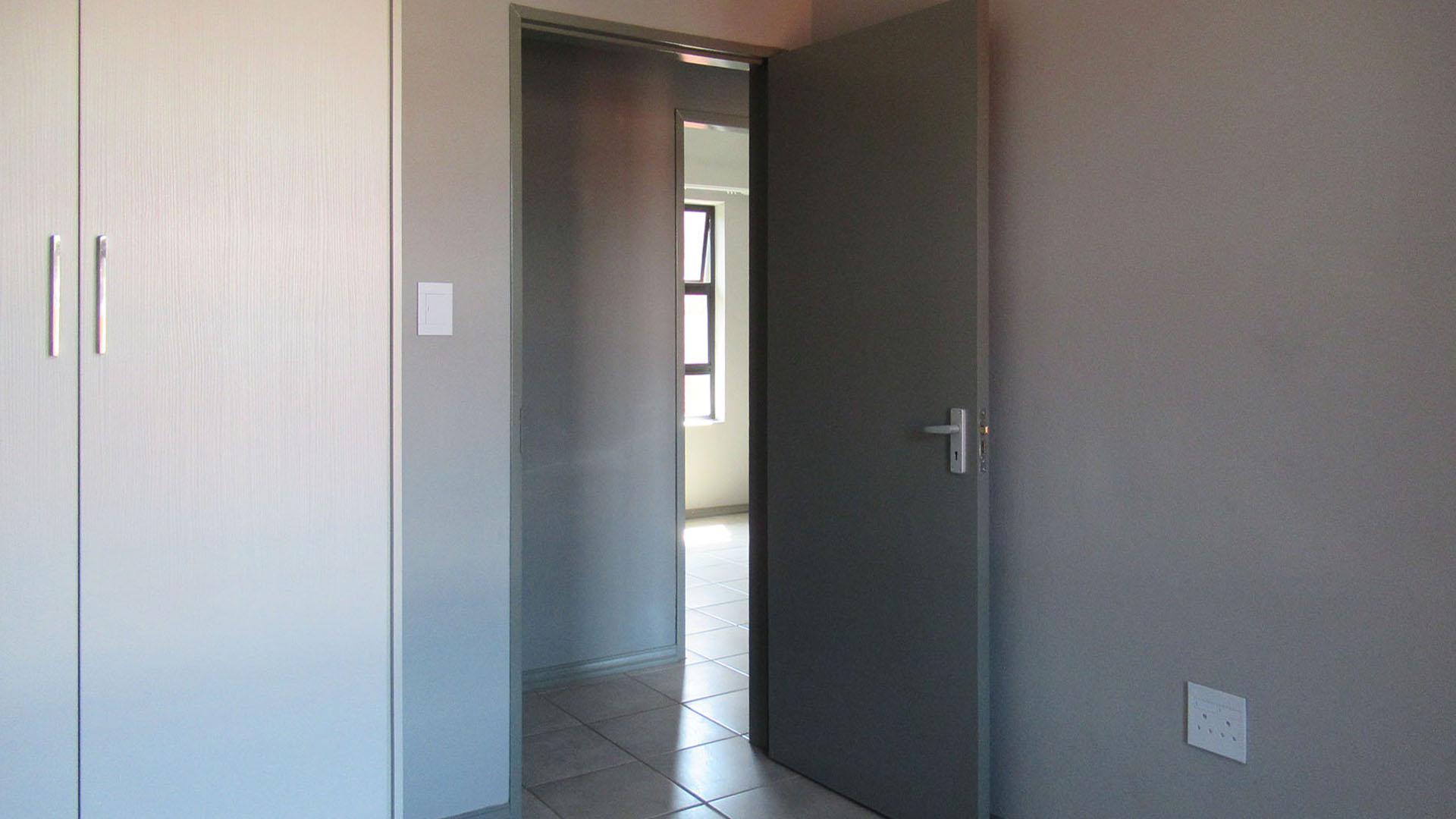 Bed Room 2 - 8 square meters of property in Witpoortjie