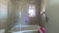 Bathroom 1 - 5 square meters of property in Montana Tuine