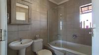 Bathroom 1 - 5 square meters of property in Montana Tuine