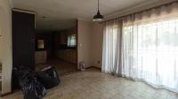 Dining Room - 14 square meters of property in Highway Gardens