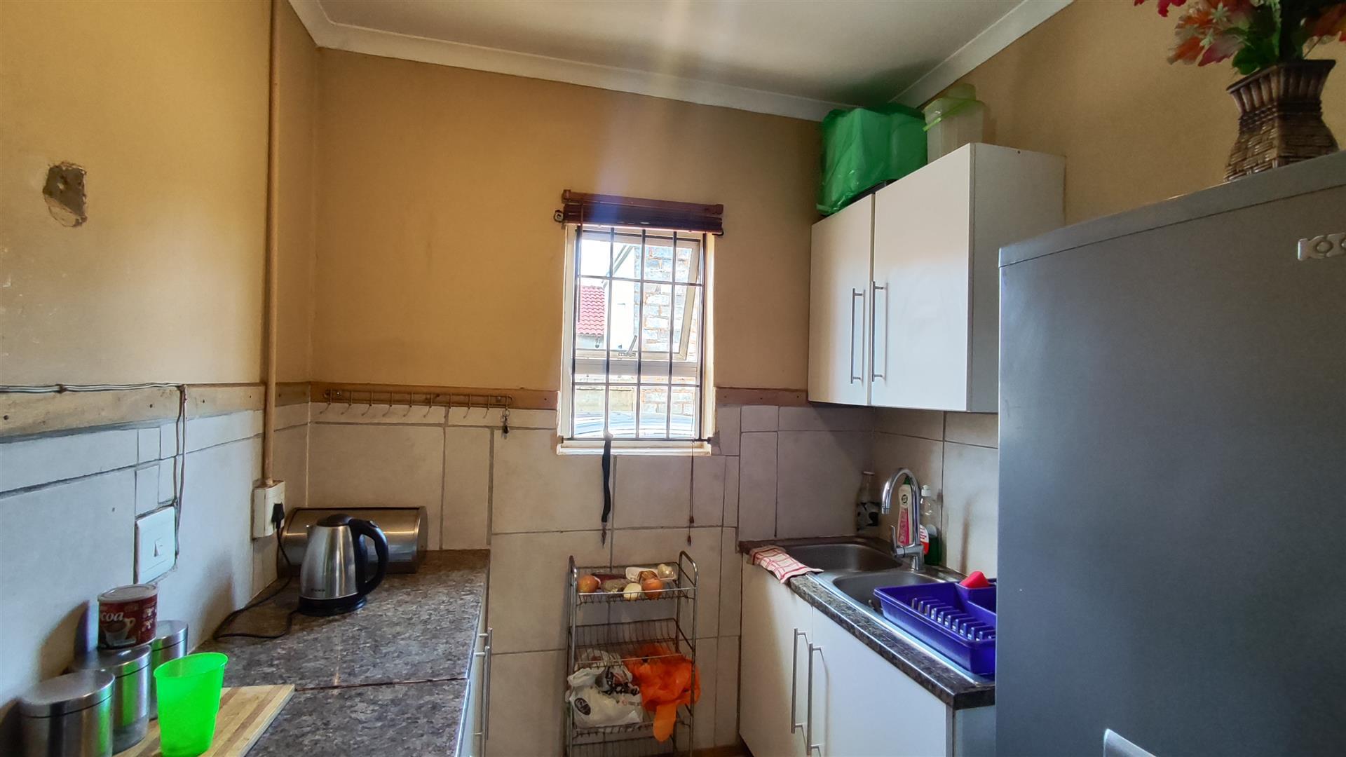 Kitchen - 9 square meters of property in Sharon Park