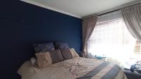 Main Bedroom - 15 square meters of property in Kosmosdal