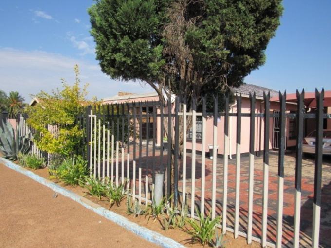 2 Bedroom House for Sale For Sale in Mabopane - MR621602