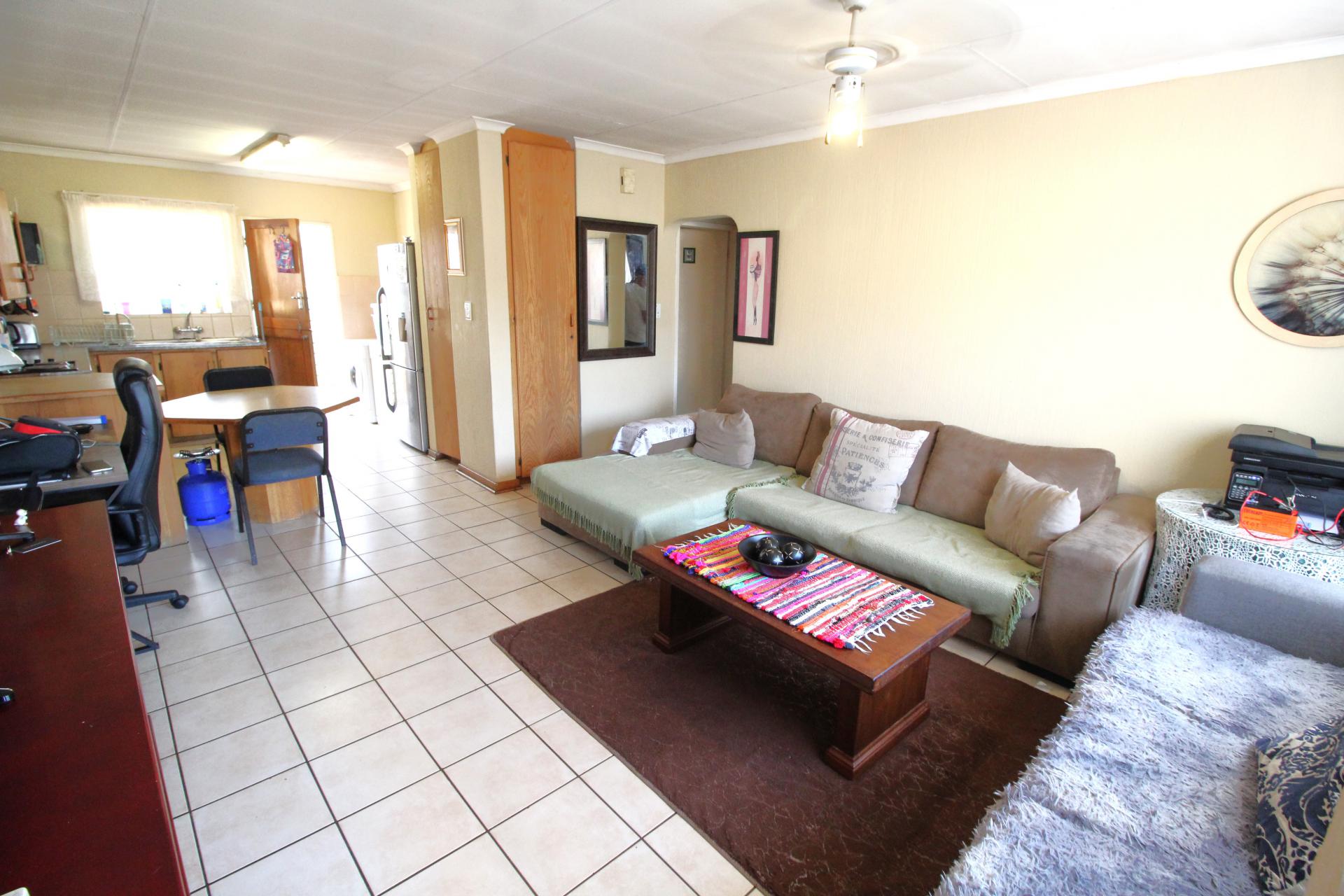 2 Bedroom Sectional Title for Sale For Sale in Lyttelton Man