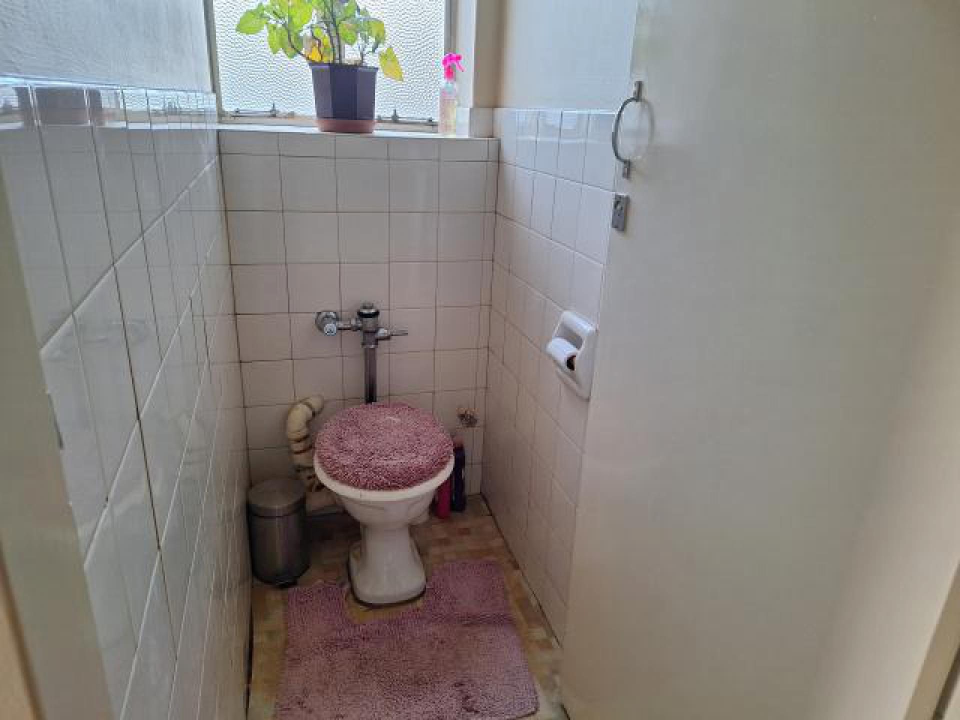 Bathroom 1 of property in Sunnyside