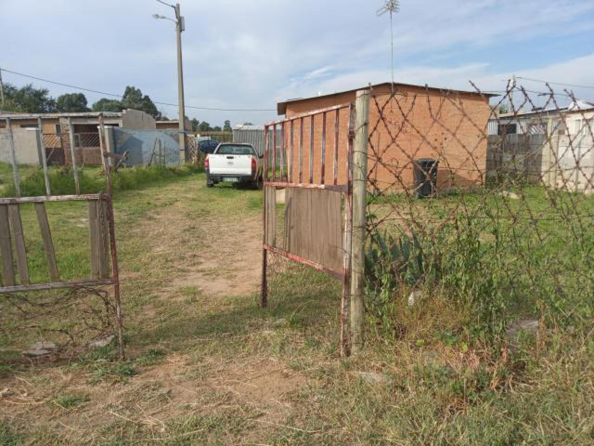 Front View of property in Chief A Lithuli Park