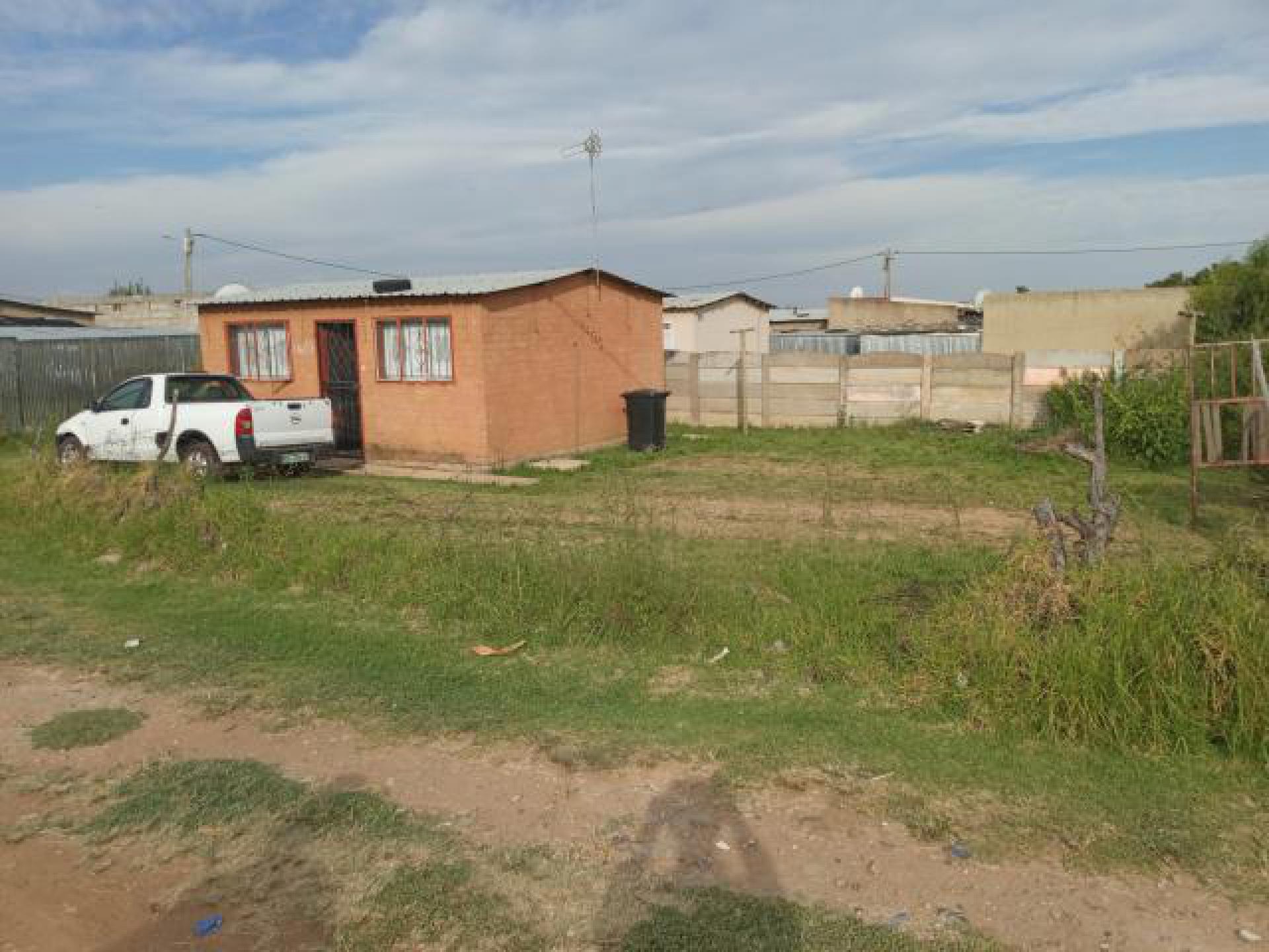 Front View of property in Chief A Lithuli Park