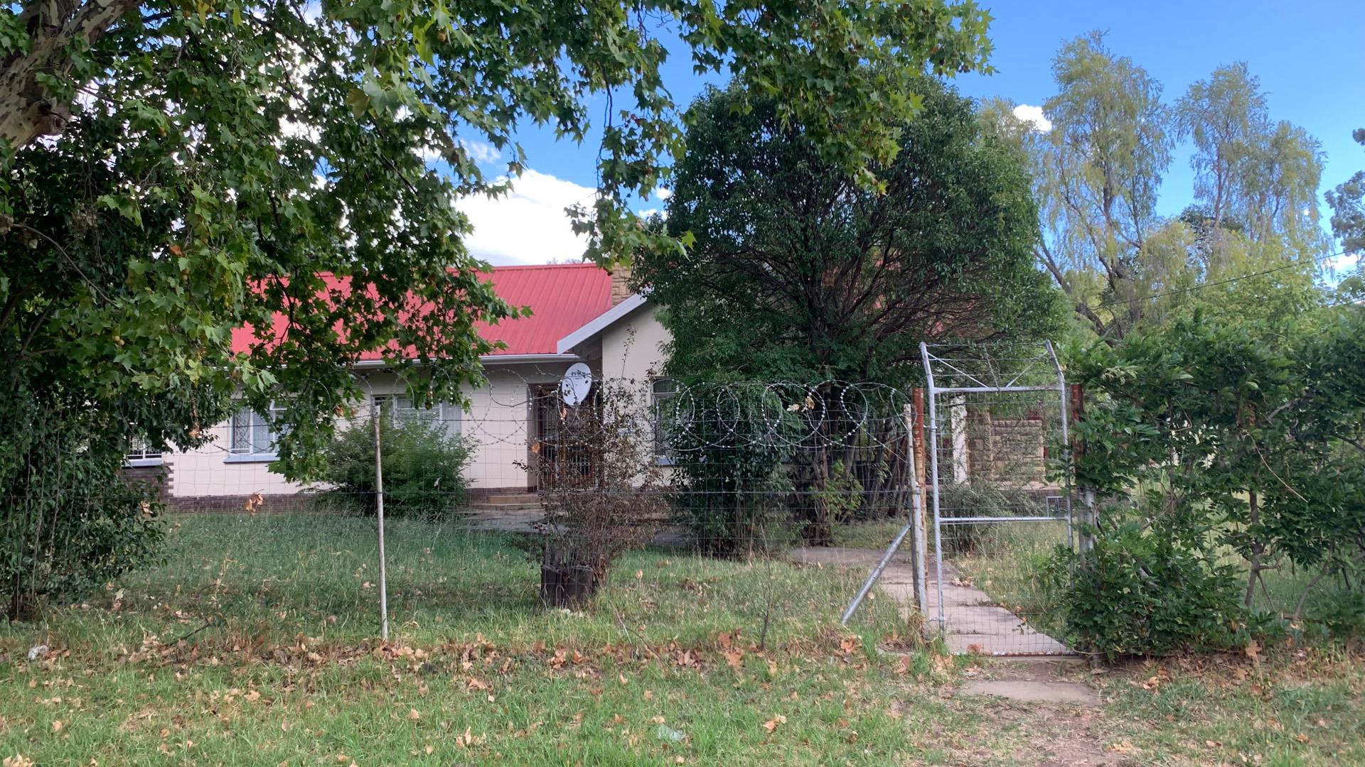 Front View of property in Lady Grey