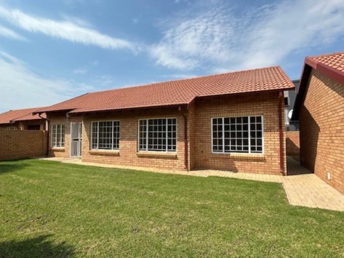 3 Bedroom Simplex for Sale For Sale in Equestria - MR621865