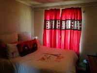 Bed Room 1 of property in Protea Glen