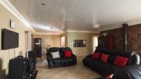 Lounges - 44 square meters of property in Elandspoort