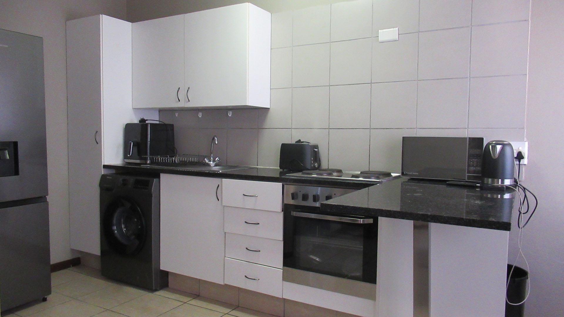 Kitchen - 9 square meters of property in Ferndale - JHB