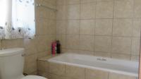 Bathroom 1 - 5 square meters of property in Ferndale - JHB