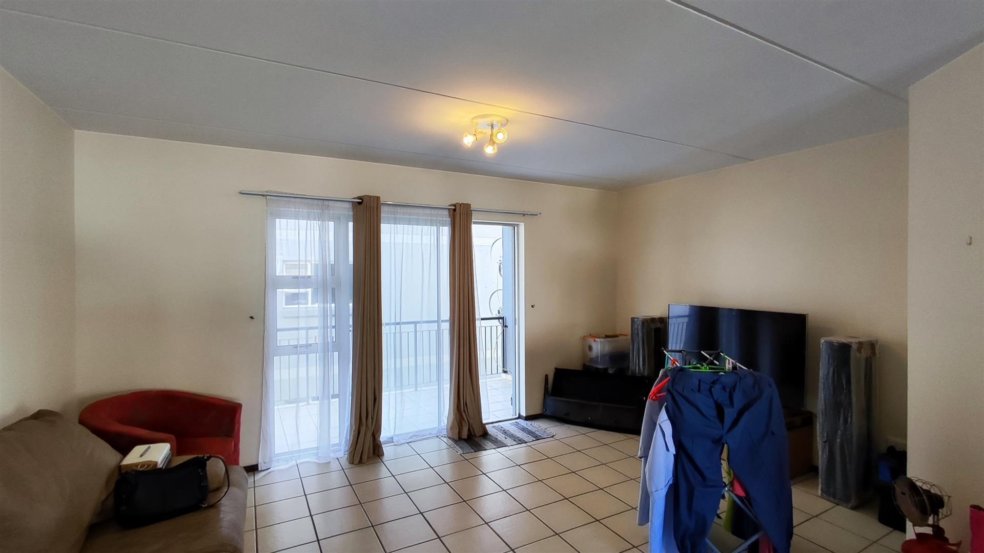 Lounges - 20 square meters of property in Bardene