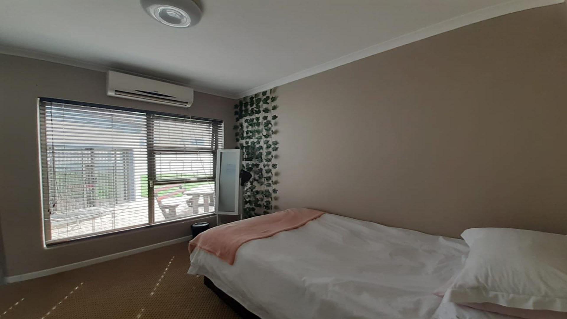 Bed Room 2 of property in Sunridge Park