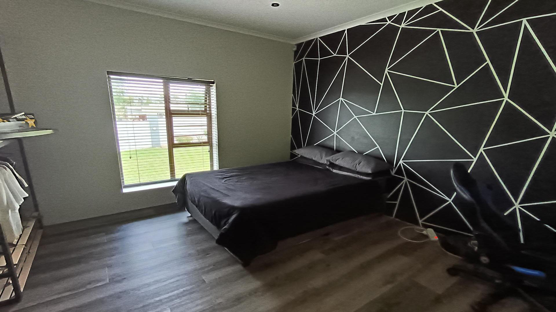 Bed Room 4 of property in Sunridge Park