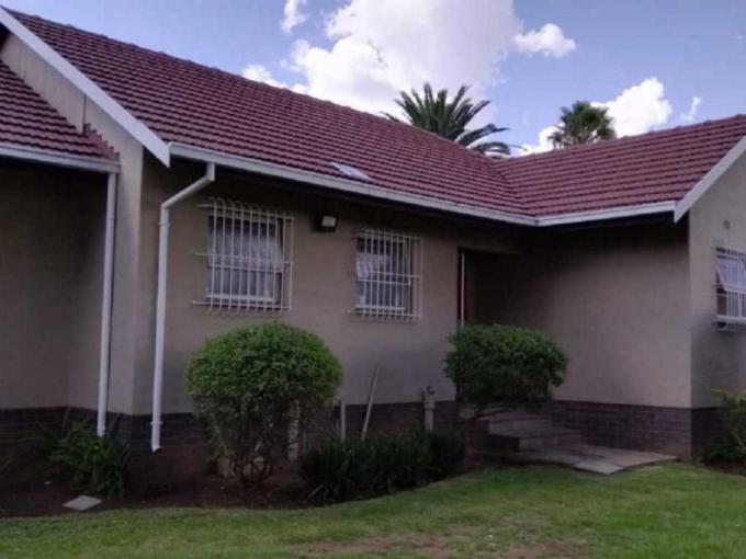 3 Bedroom House to Rent in Randhart Property to rent MR6