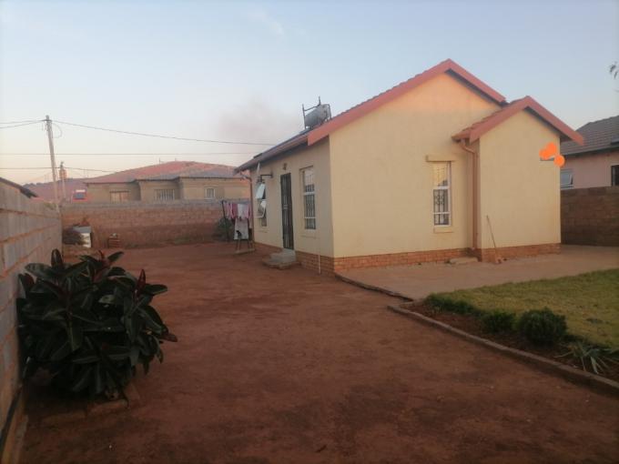 2 Bedroom House for Sale For Sale in Lenasia - MR622117