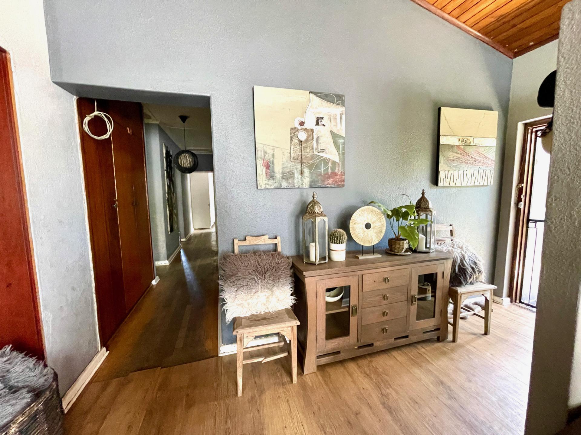 4 Bedroom House for Sale For Sale in Kuils River MR622121
