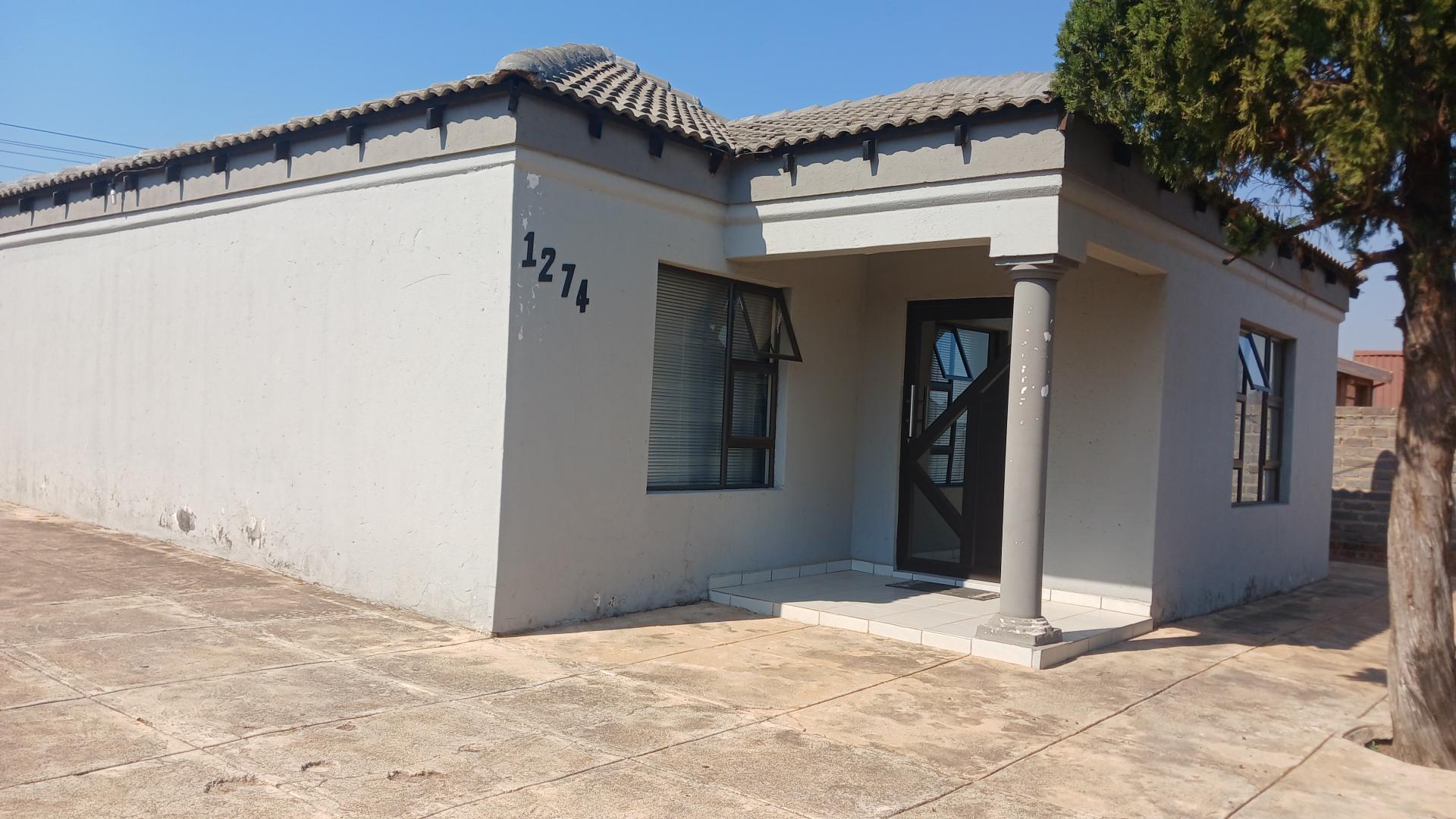 Front View of property in Ga-Rankuwa