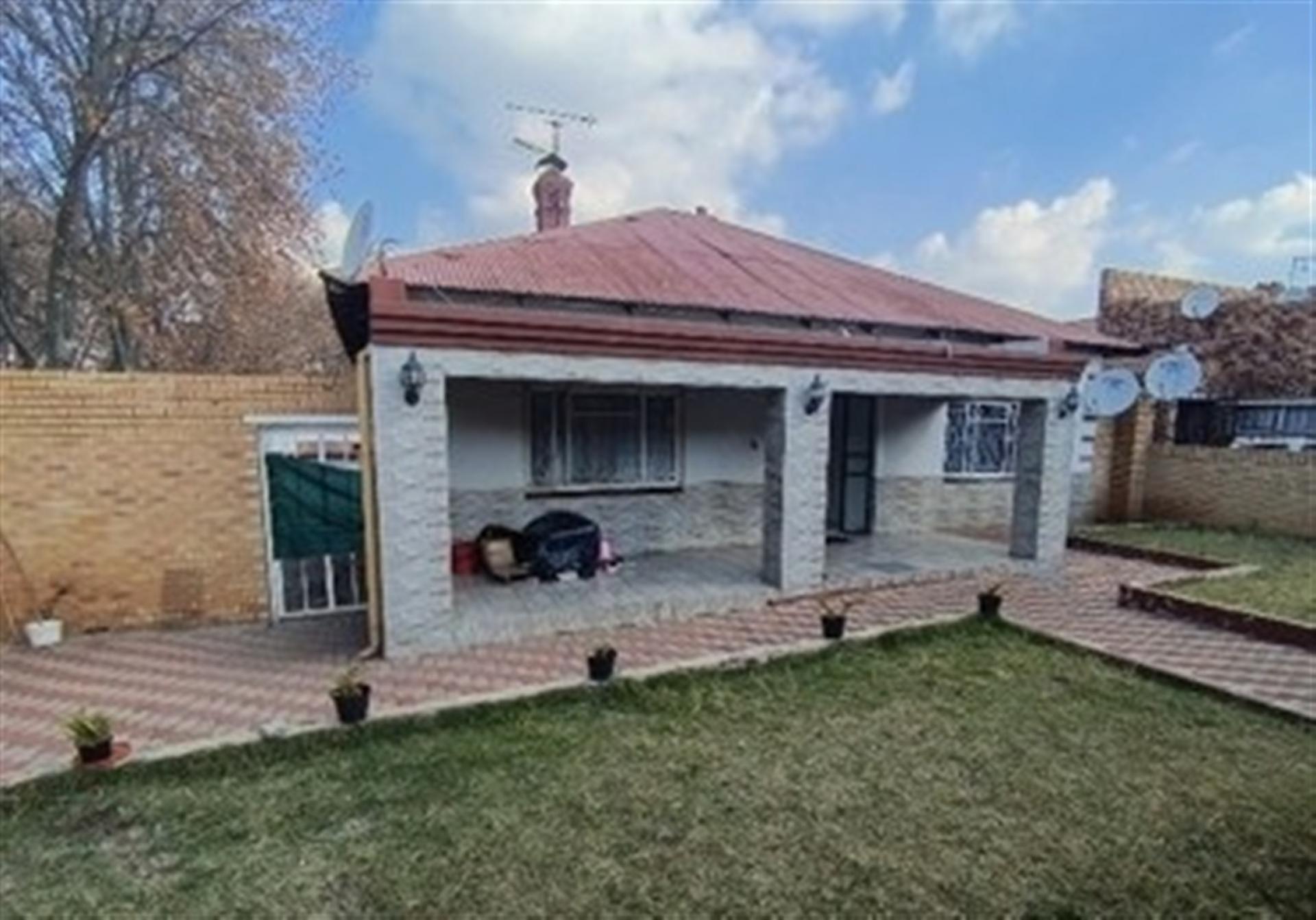 Front View of property in Malvern