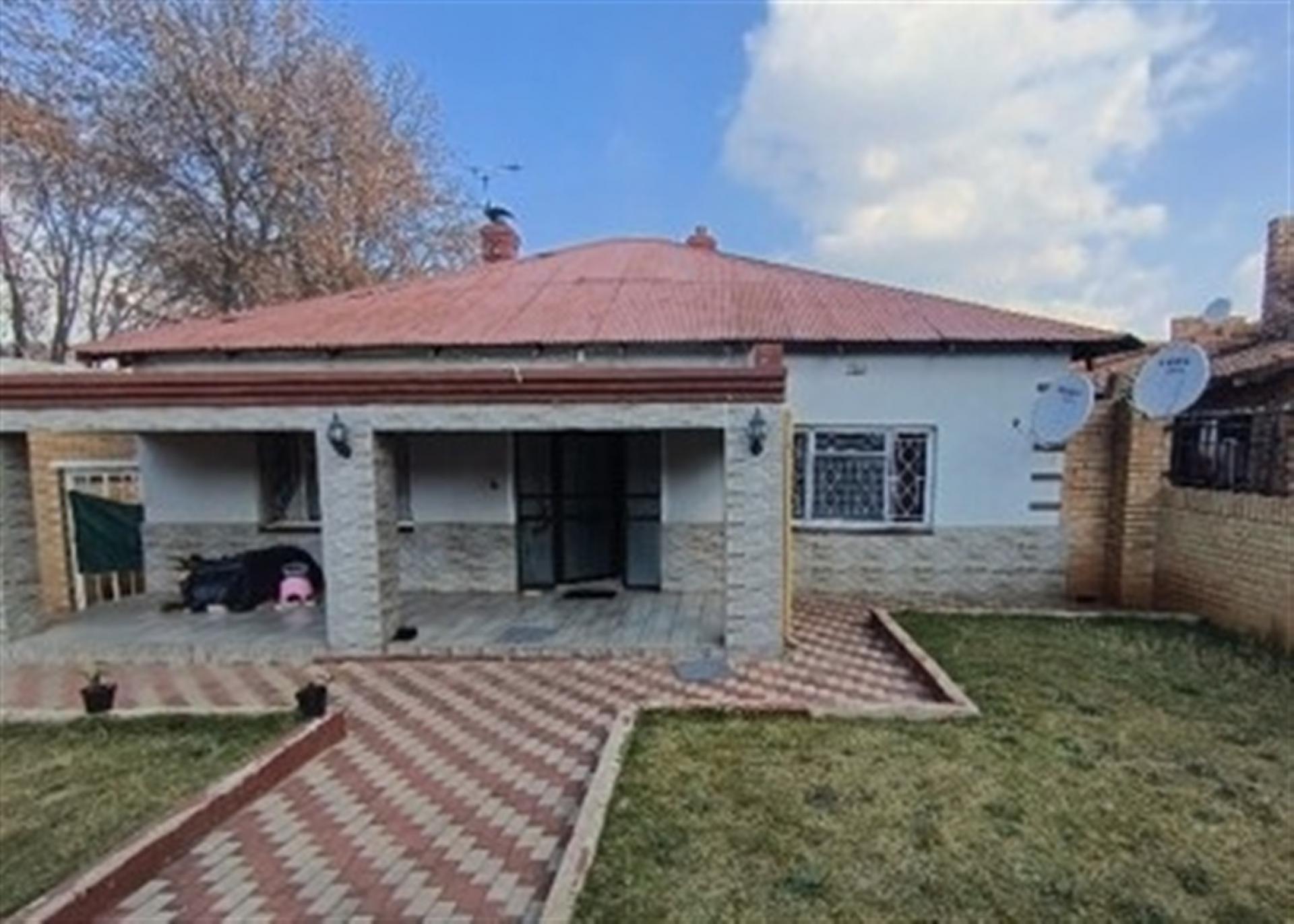 Front View of property in Malvern