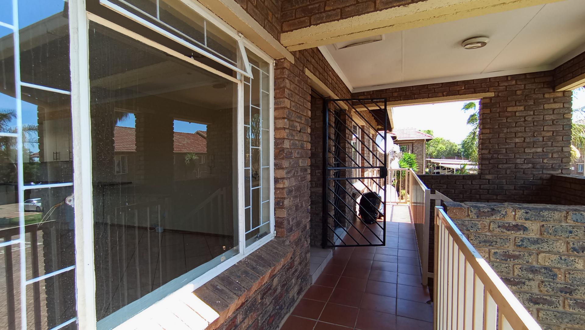 Front View of property in Highveld